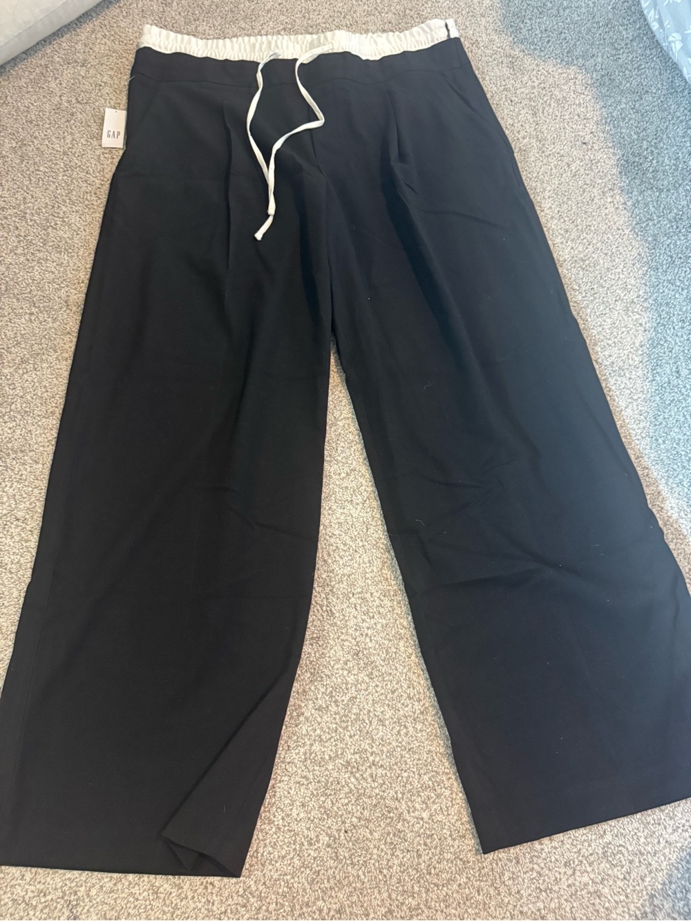 GAP Black Wide-Leg Jogger Pants with White Drawstring Waist